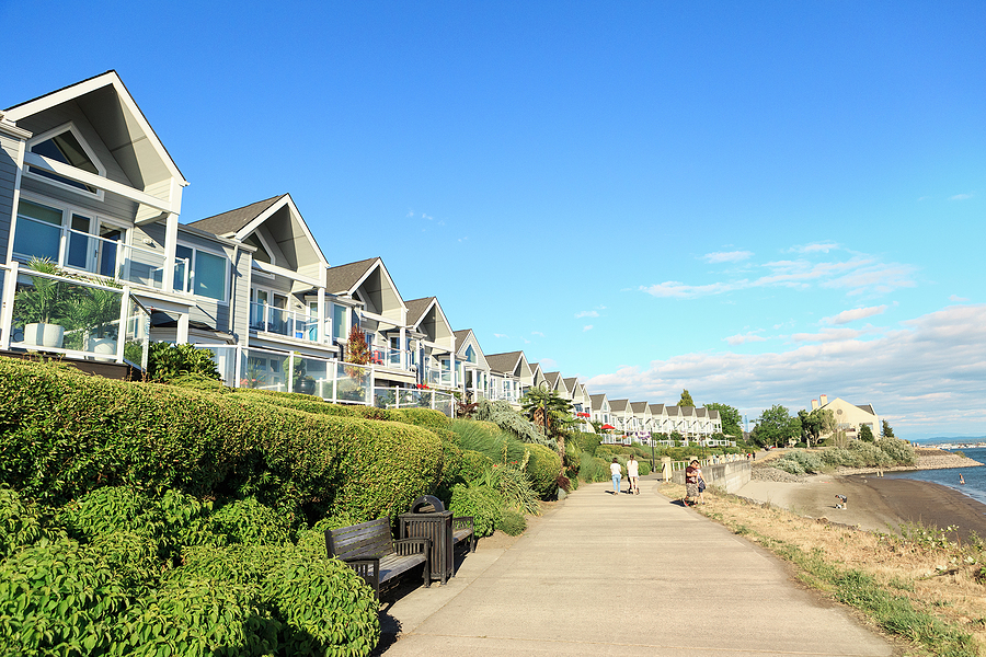 Columbia River Renaissance Trail connects Esther Short Park in downtown Vancouver with Wintler Park along a paved five-mile long riverfront trail